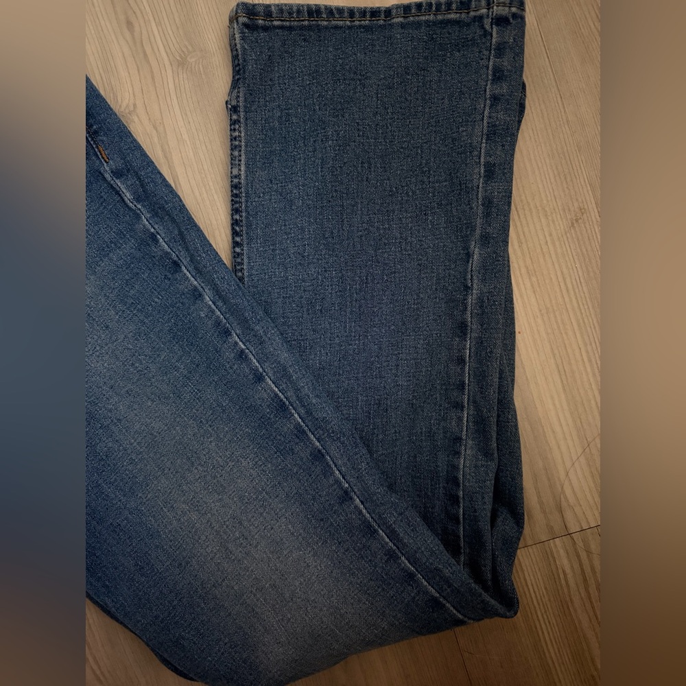 Old Navy Bootcut Jeans - Picture 6 of 7